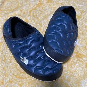 The North Face Thermoball Traction Mule IV Slippers size 8